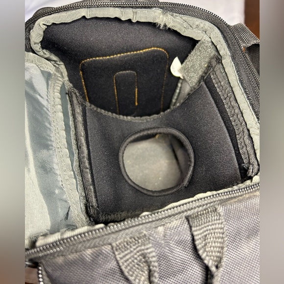 Case Logic DSLR Camera Case Semi Hard Protective Bag Lots of Pockets Sling - Picture 8 of 8